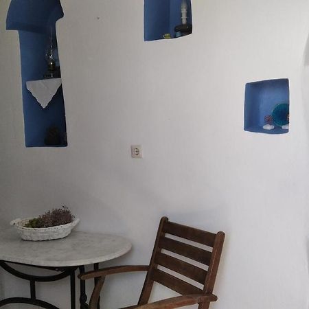 Traditional Renovated House In The Centre Of Anafi Bagian luar foto
